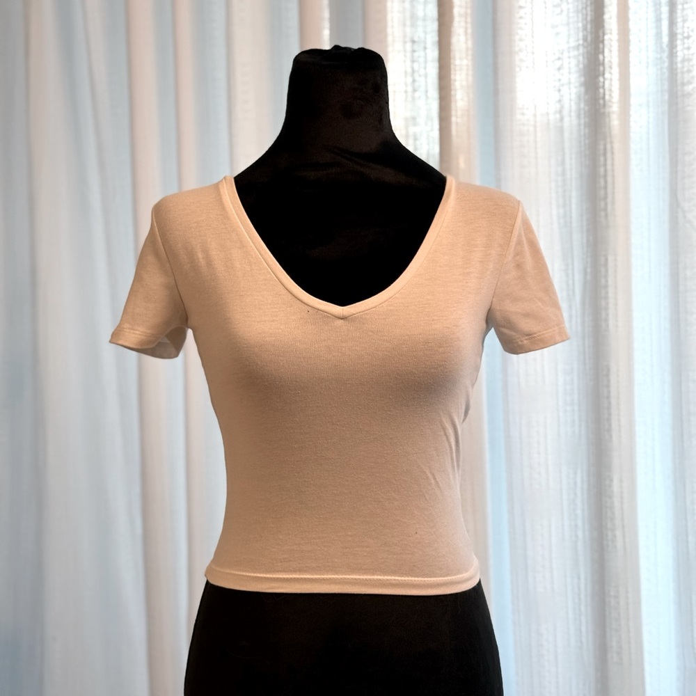 Crop v-neck top. White. Women’s. XS 100% cotton